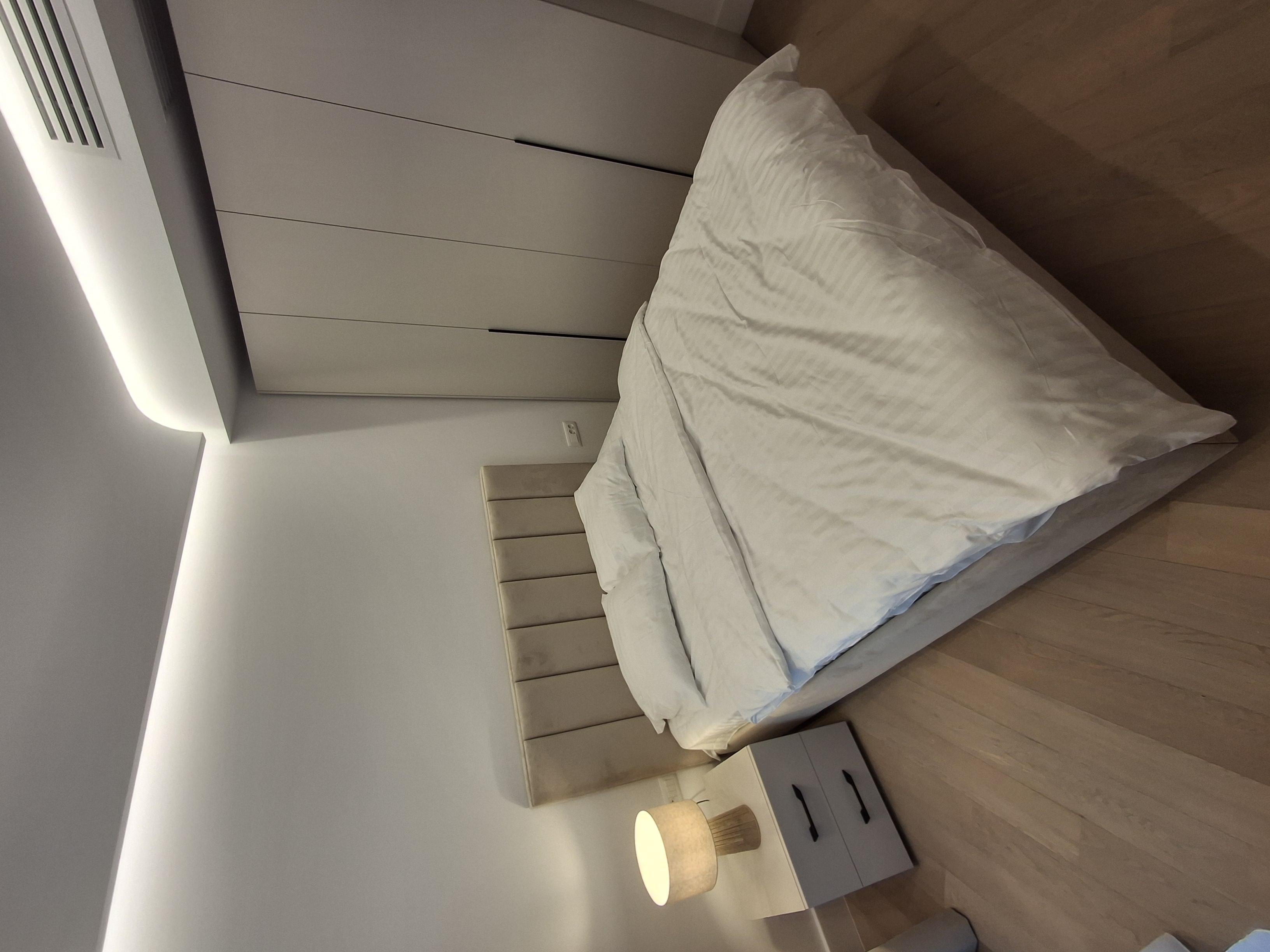 Cortina 126 (186) — 2